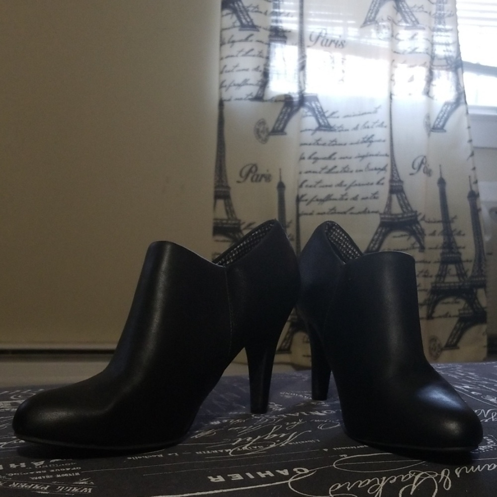 Black dressy heels